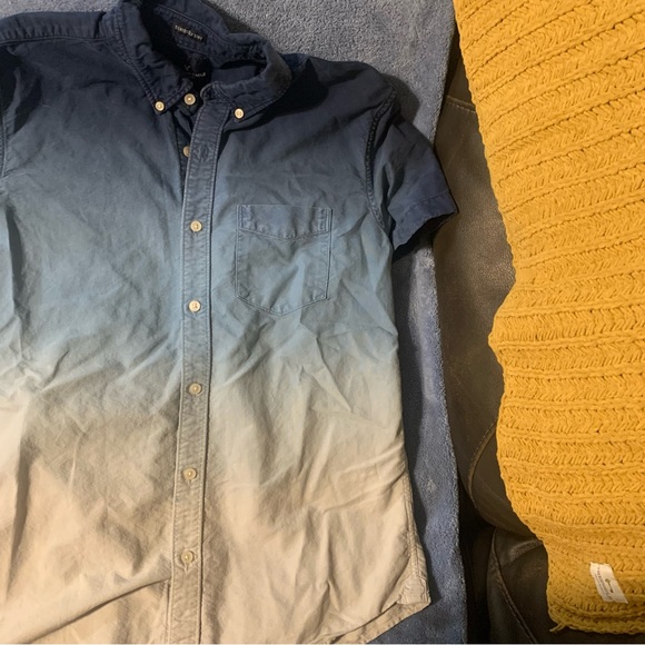 Blue Ombré button down AE - Picture 4 of 4